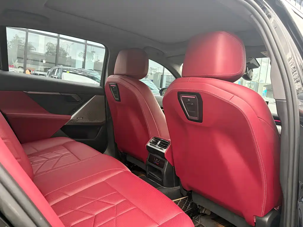 BMW 5 Series — миниатюра 13