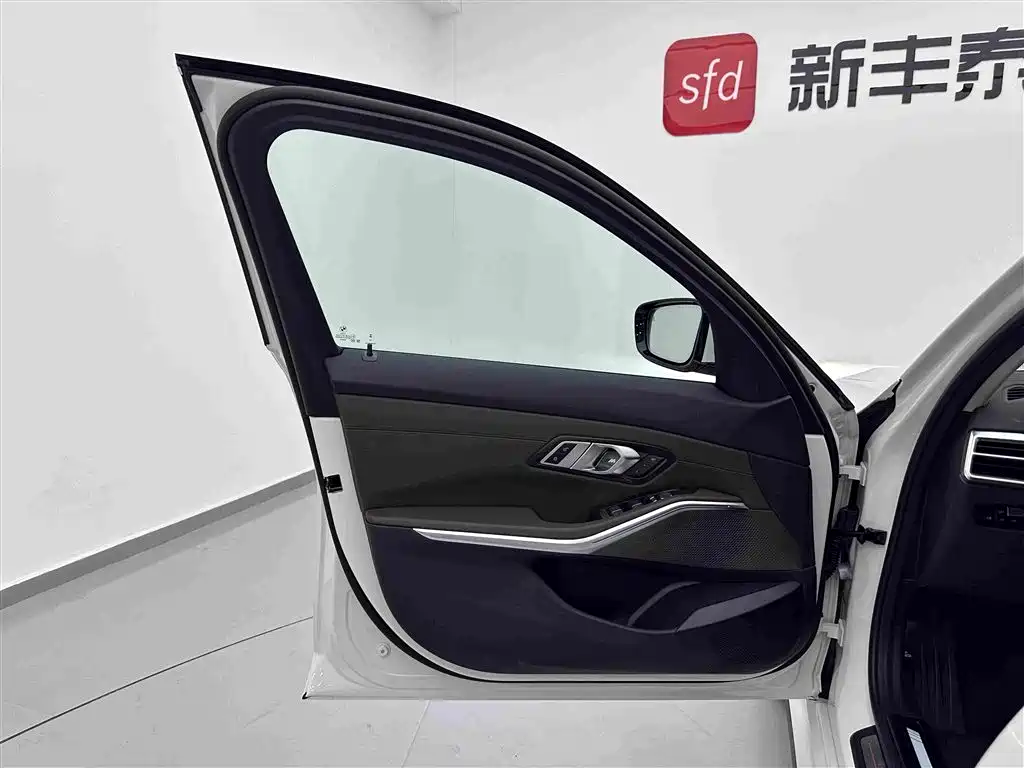 BMW i3 — миниатюра 8
