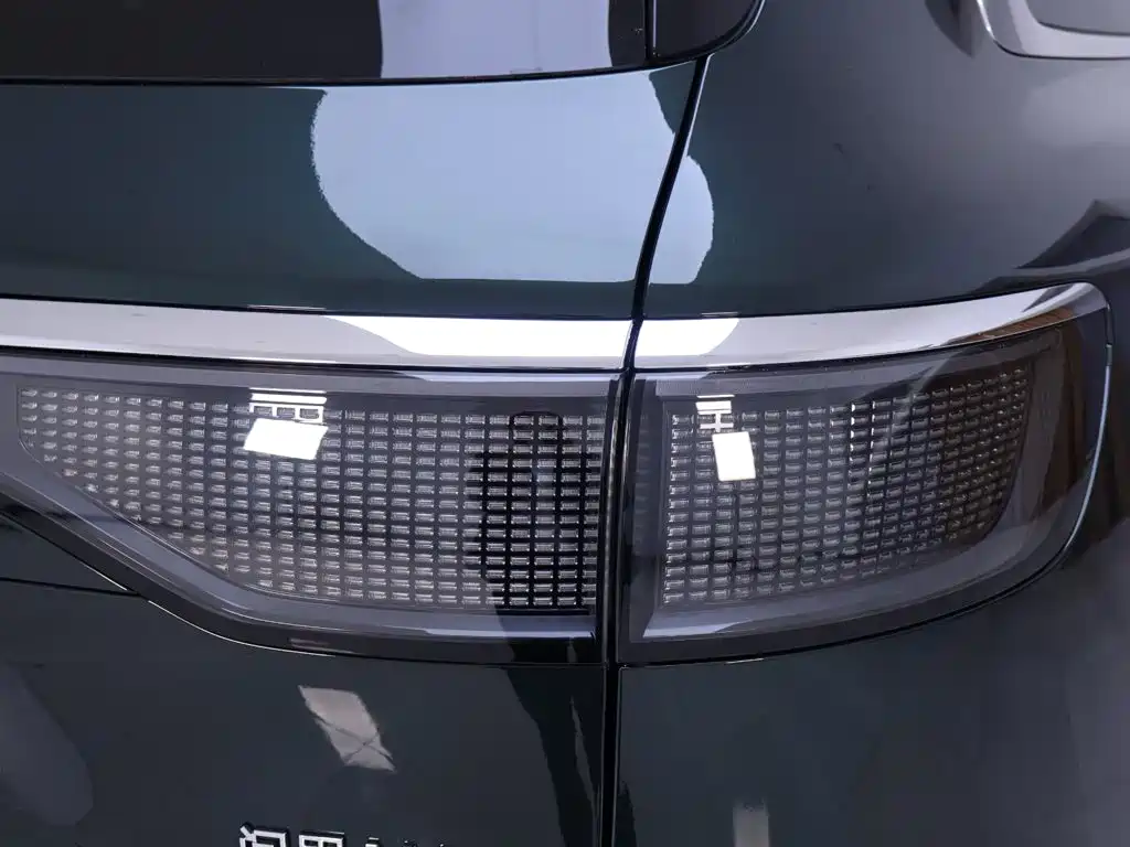 AITO AITO M8 — миниатюра 9
