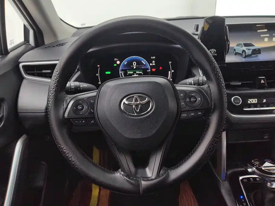 Toyota Corolla Cross — миниатюра 15
