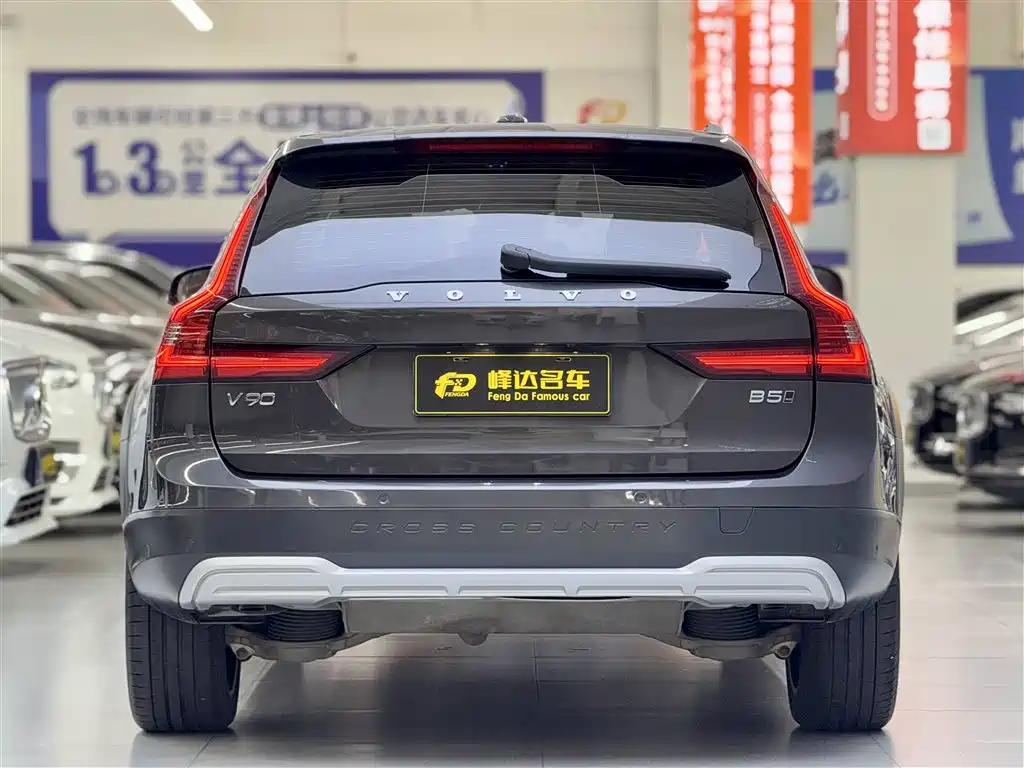 Volvo V90 2022 Cross Country B5 AWD