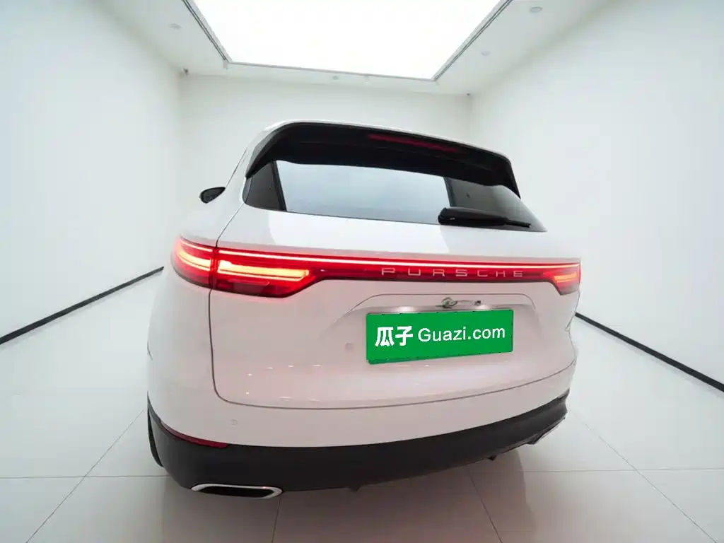 Porsche Cayenne — миниатюра 5