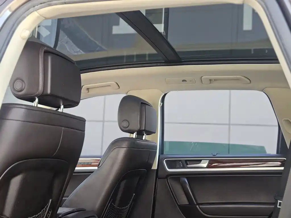 Volkswagen Touareg — миниатюра 10