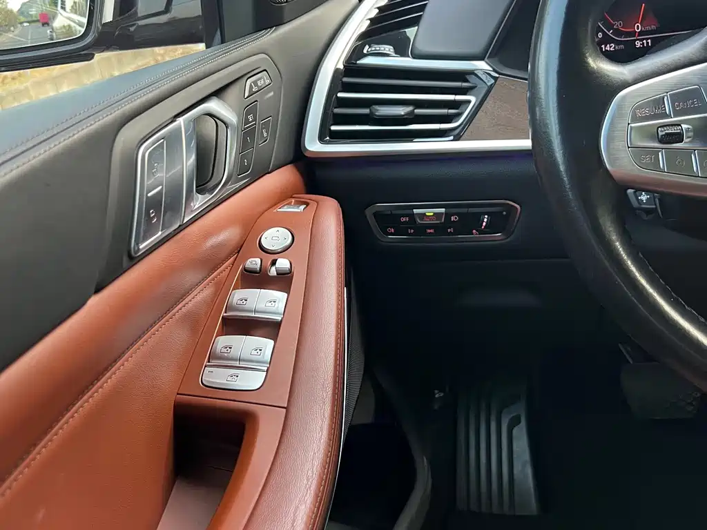 BMW X7 — миниатюра 14
