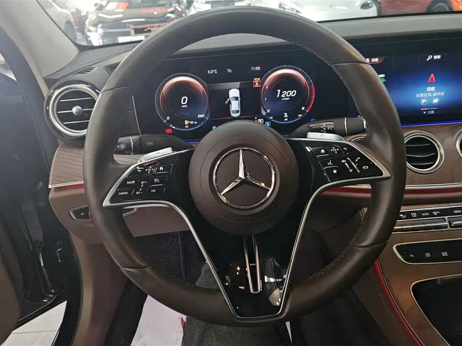 MERCEDES-BENZ E CLASS