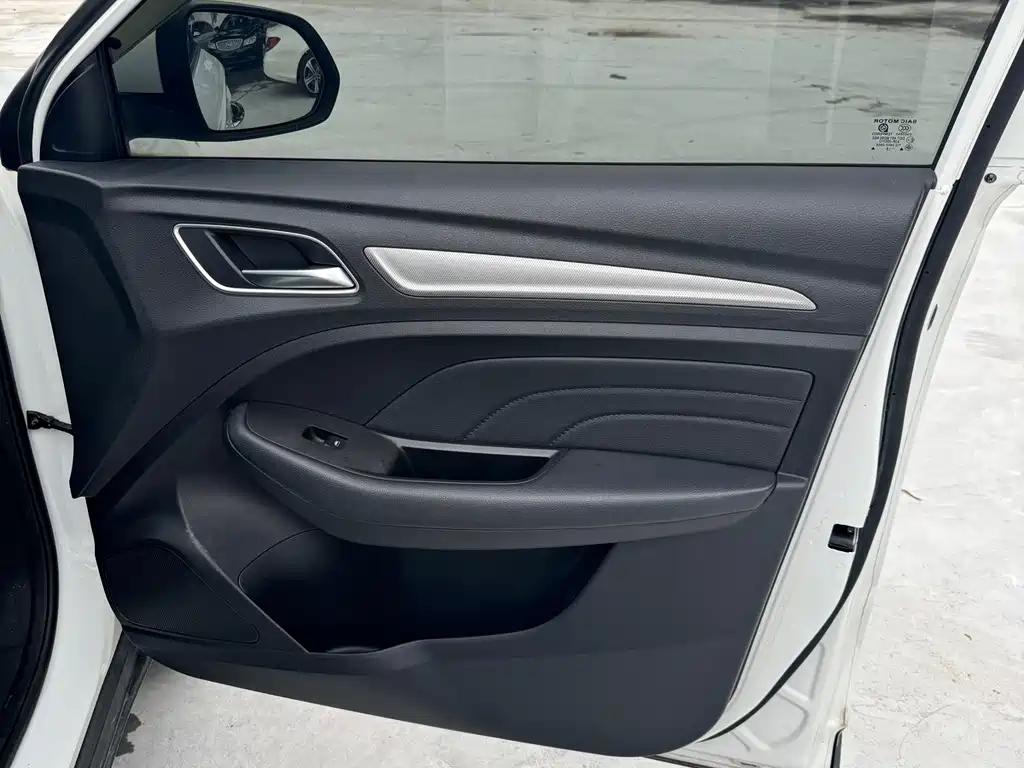 Roewe RX3 — миниатюра 9