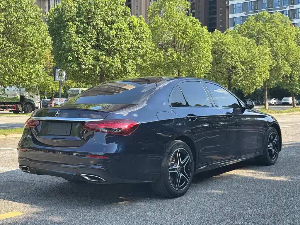 Mercedes-Benz E-Class (Import) — миниатюра 4