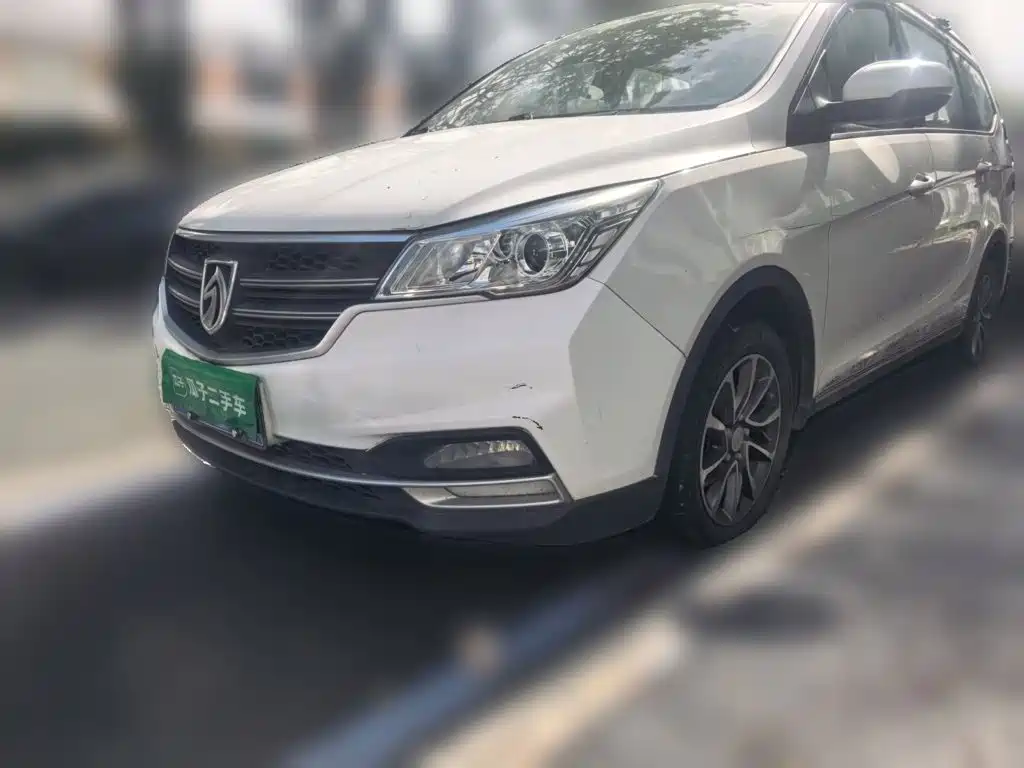 Baojun 730 2019 1.5L MT Fashion 7 мест V