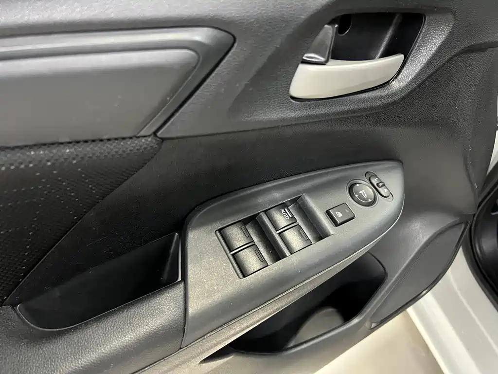 Honda Fit — миниатюра 13