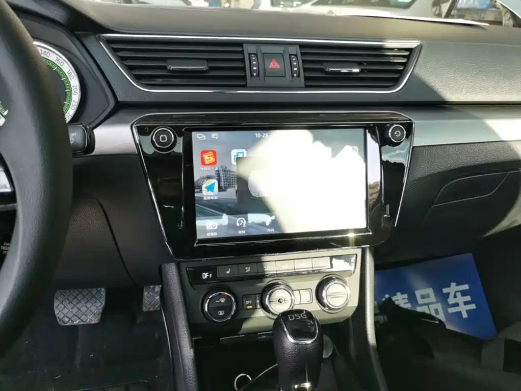 Skoda Superb — миниатюра 13