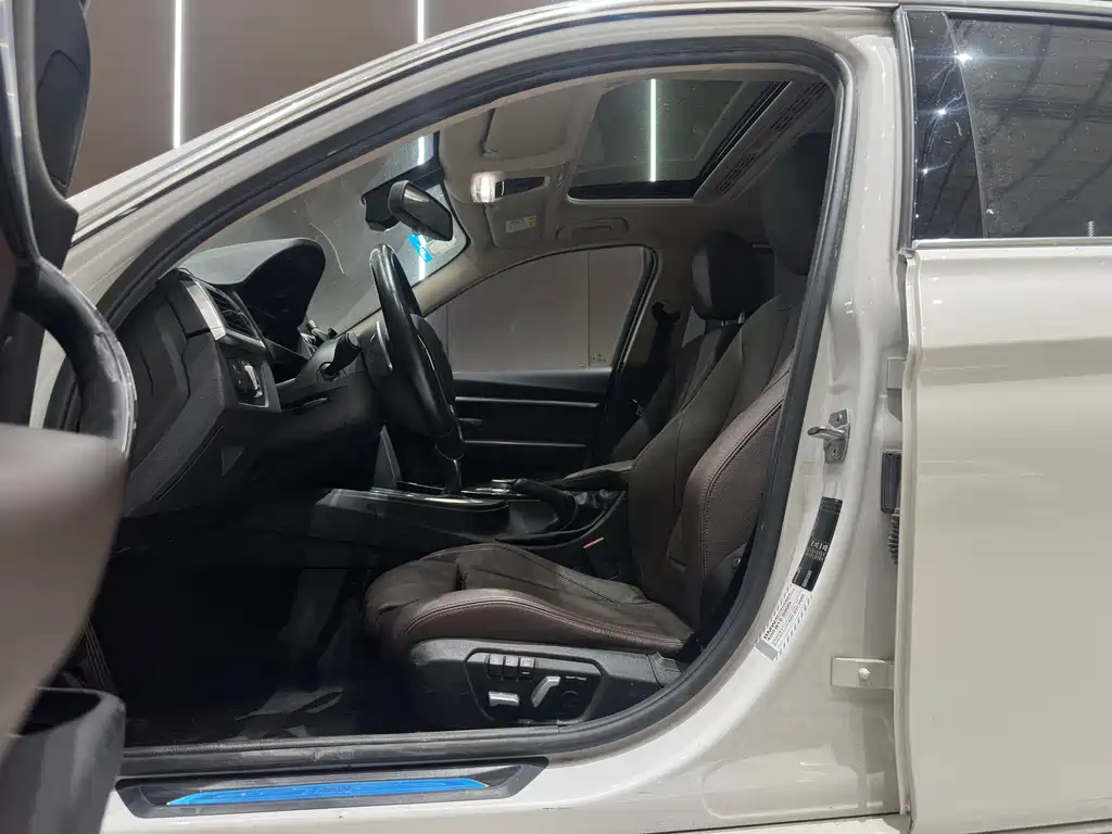 BMW 3 Series 3 2018 320Li Lead Luxury
