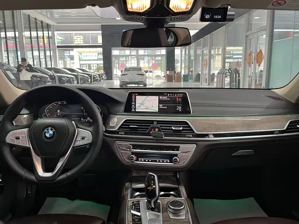 BMW 7 SERIES
