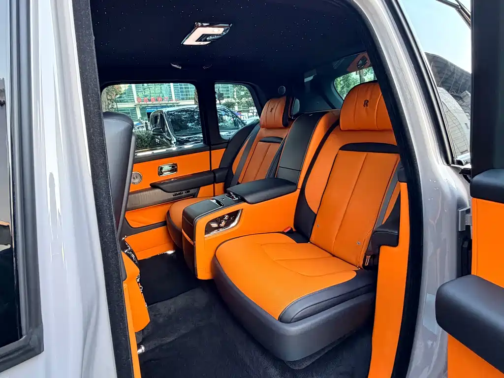 Rolls-Royce Cullinan — миниатюра 9
