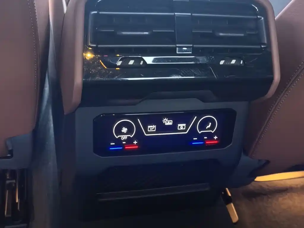 BMW 5 Series — миниатюра 12