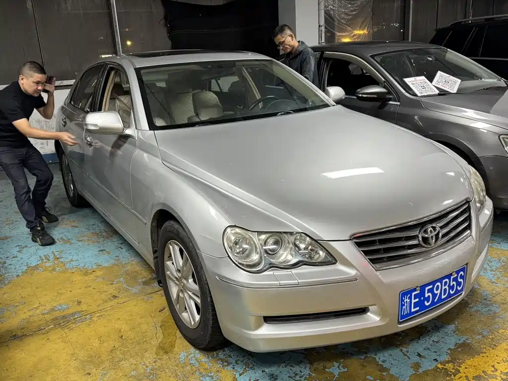 Toyota Reiz — миниатюра 3