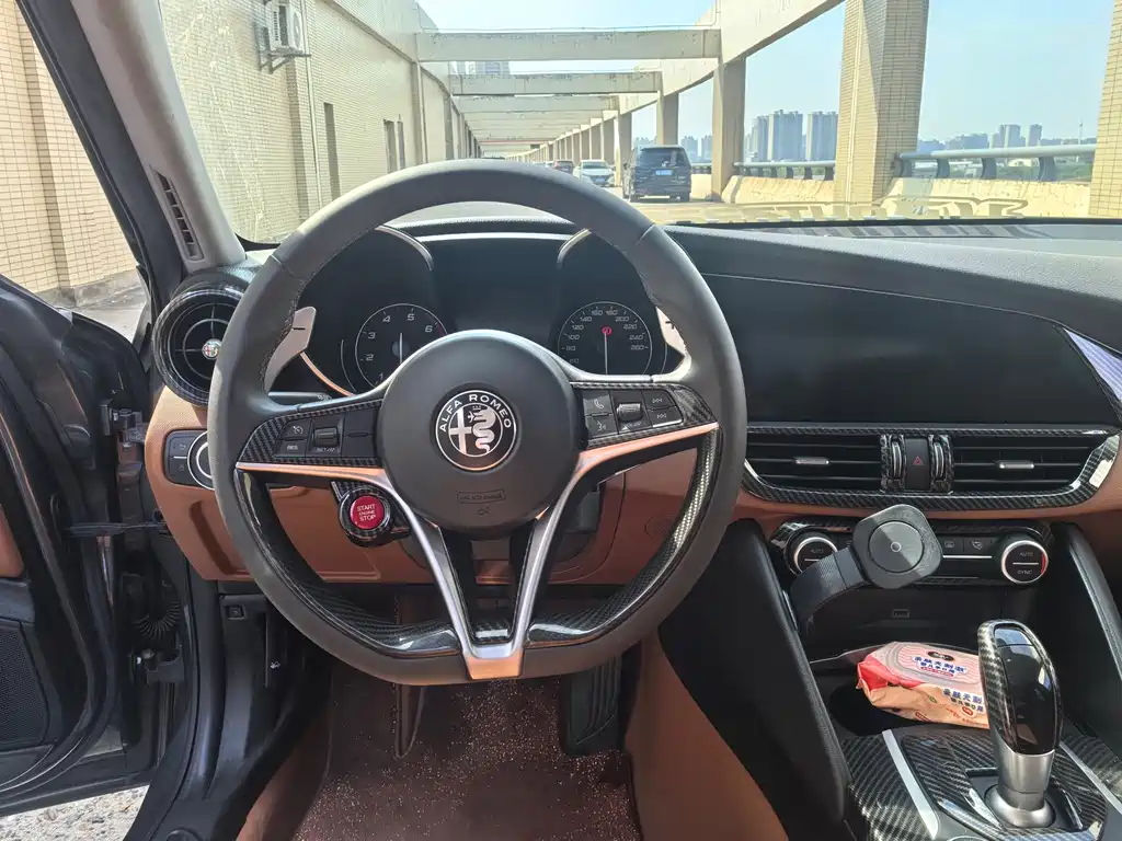 Alfa Romeo Giulia — миниатюра 8