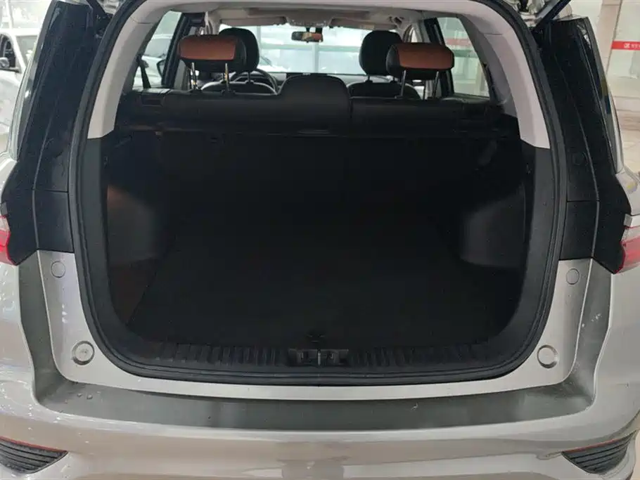 GEELY AUTOMOBILE VISION X6