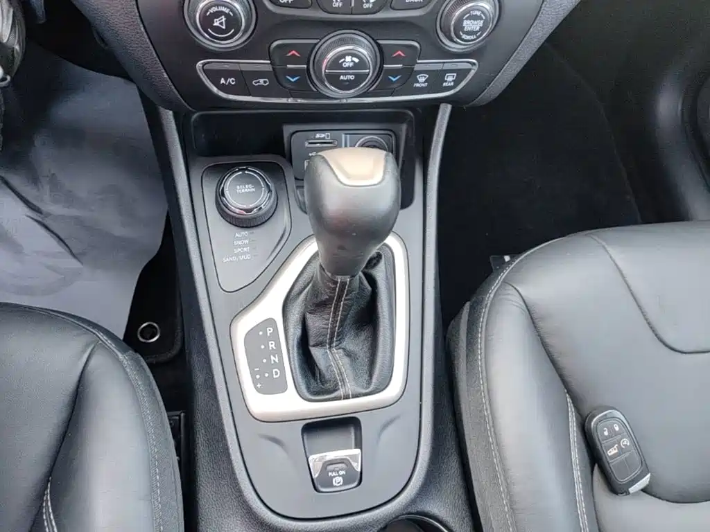 Jeep Cherokee — миниатюра 14