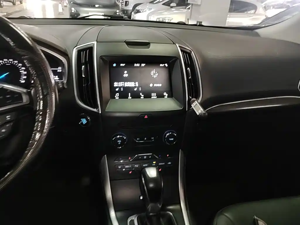 Ford Edge — миниатюра 13