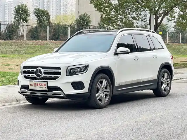MERCEDES-BENZ GLB
