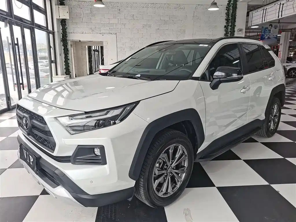 Toyota RAV4 2024