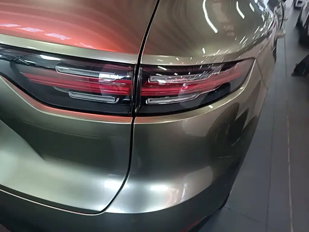 Porsche Cayenne — миниатюра 8