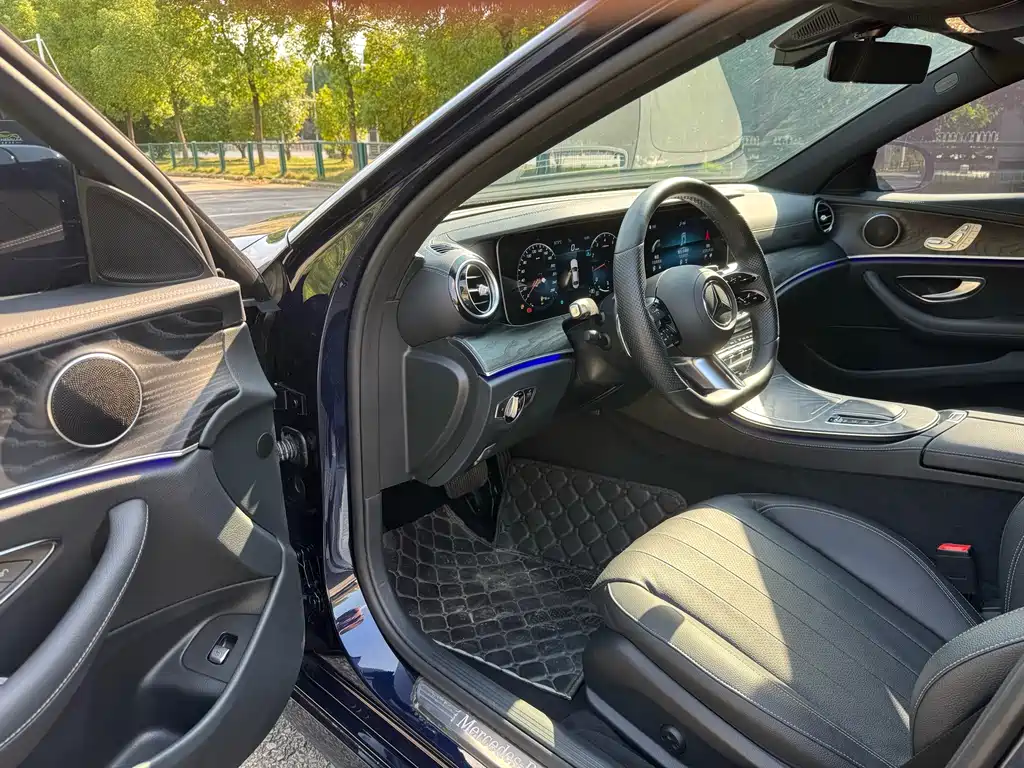 Mercedes-Benz E-Class (Import) — миниатюра 7