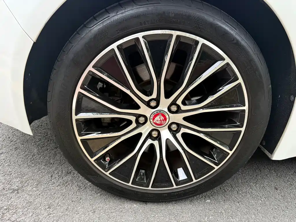 Jaguar XEL — миниатюра 9