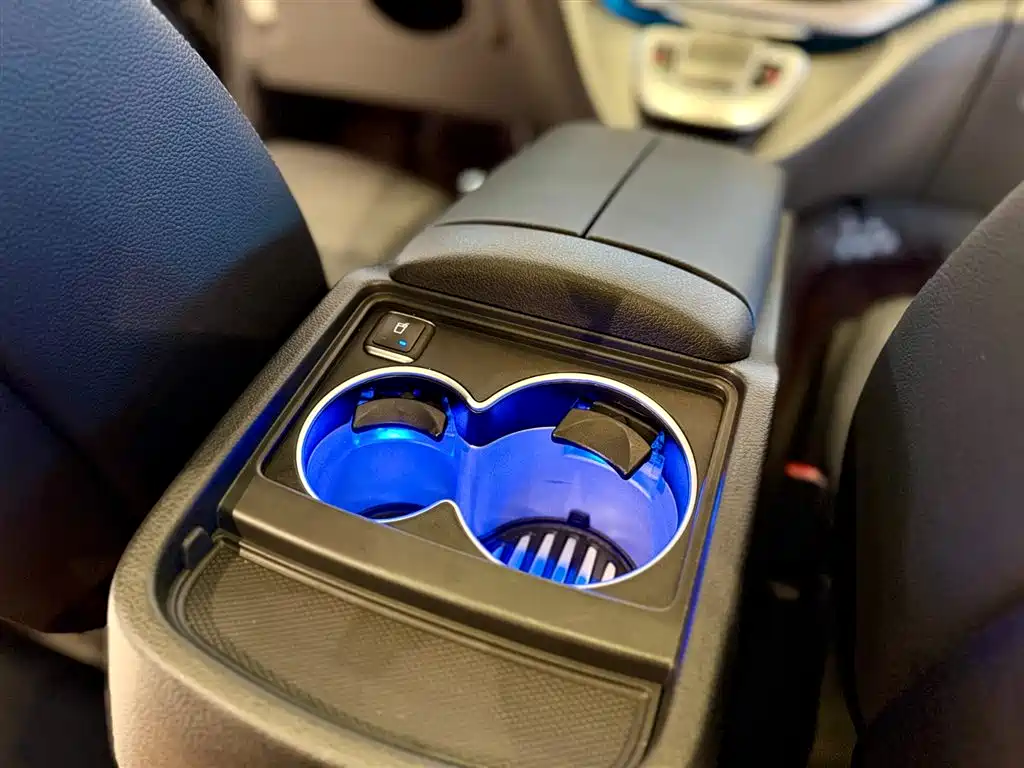 MERCEDES-BENZ V CLASS