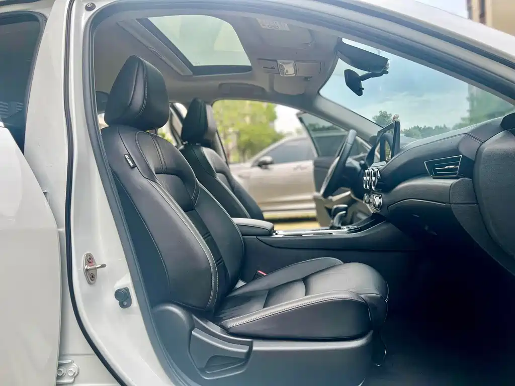 Nissan Sylphy — миниатюра 8
