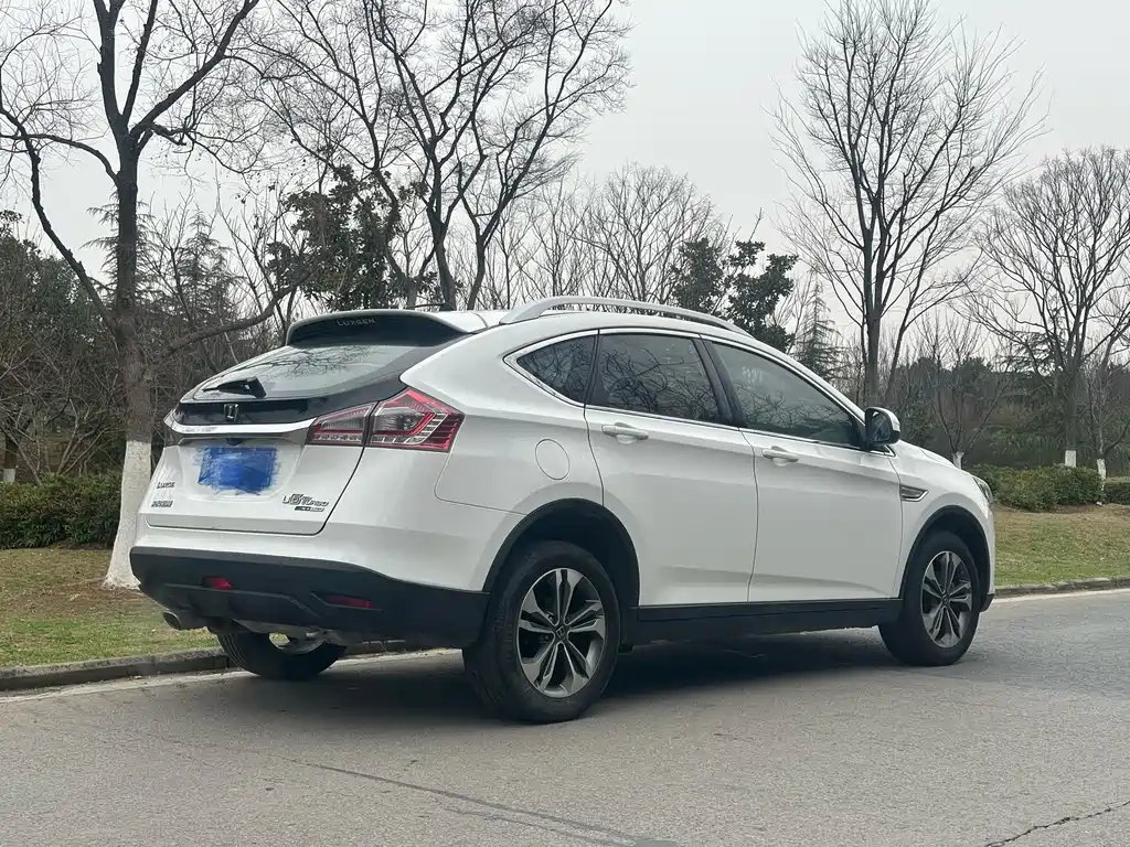 LUXGEN EXCELLENT 6 SUV