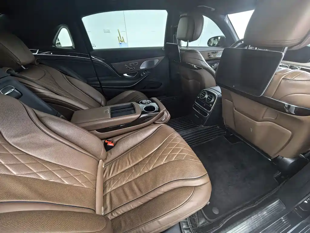Mercedes-Benz S-Class — миниатюра 13