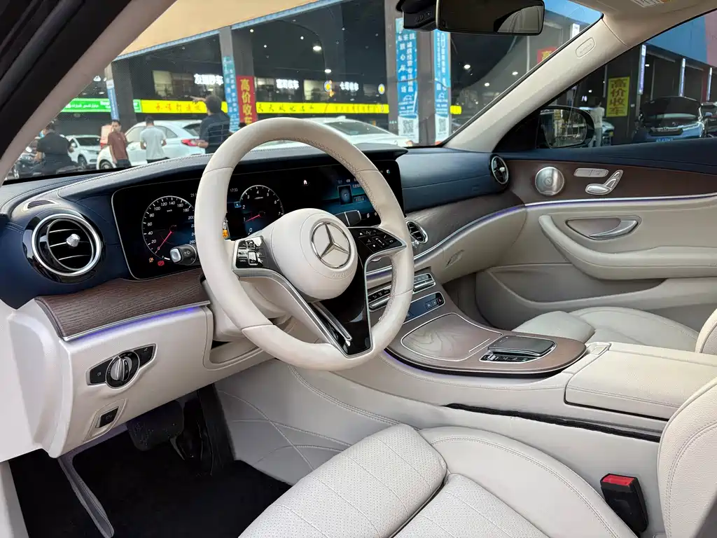 Mercedes-Benz E-Class — миниатюра 4