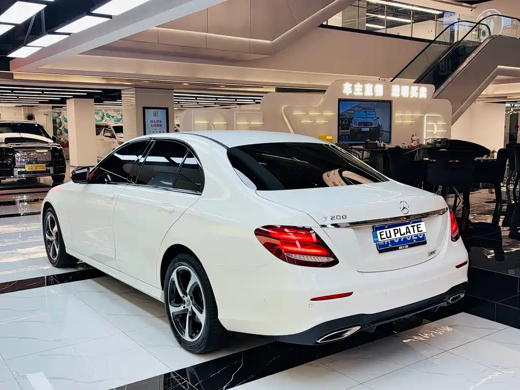 MERCEDES-BENZ E CLASS