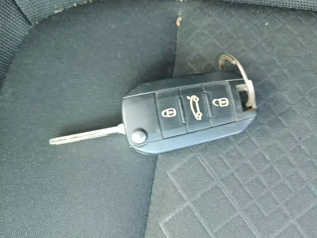 Peugeot 308 — миниатюра 9