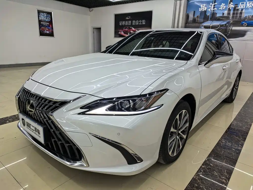 Купить Lexus ES