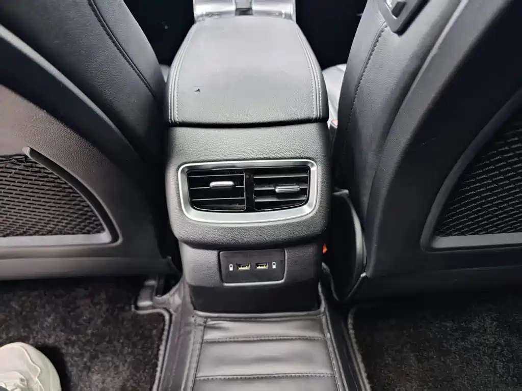 Hongqi Hongqi H5 — миниатюра 10