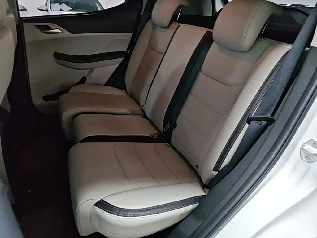 BYD Yuan Pro — миниатюра 17