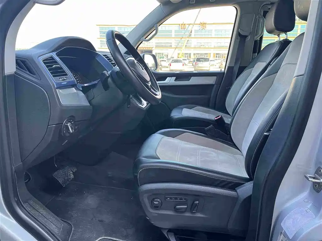 Volkswagen Multivan — миниатюра 4