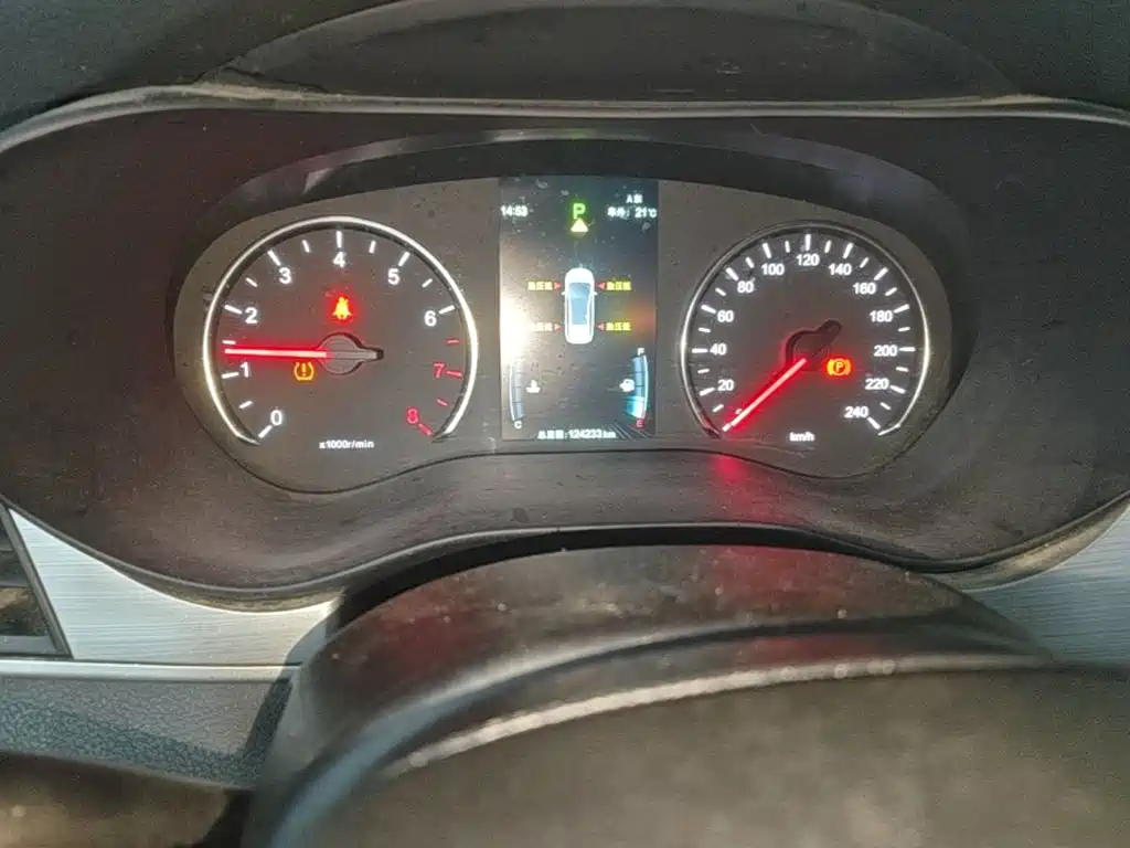 BYD MAX — миниатюра 12