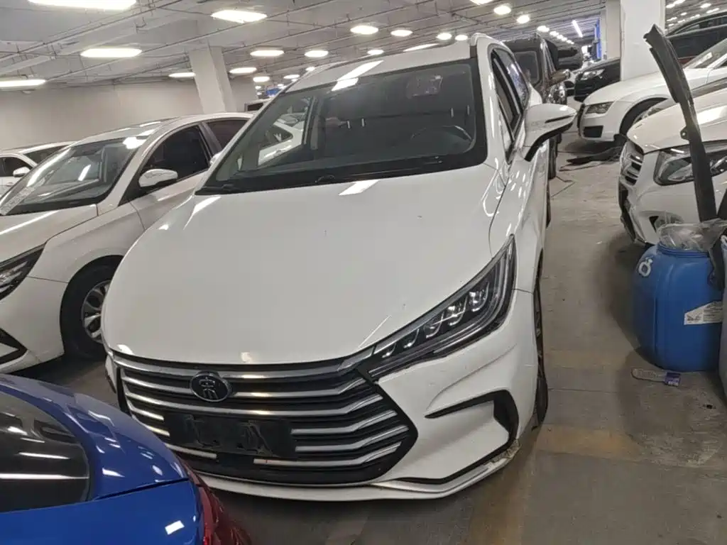 BYD MAX — миниатюра 3