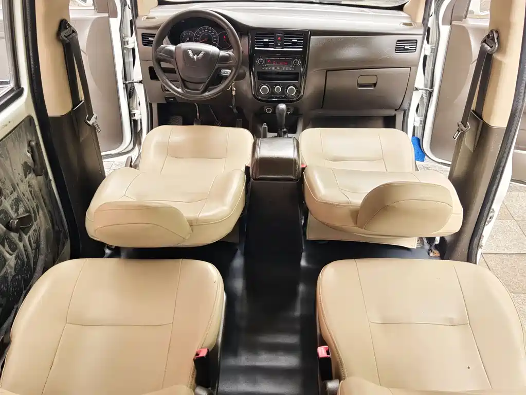 Wuling RongguangV V 2015 1.2L