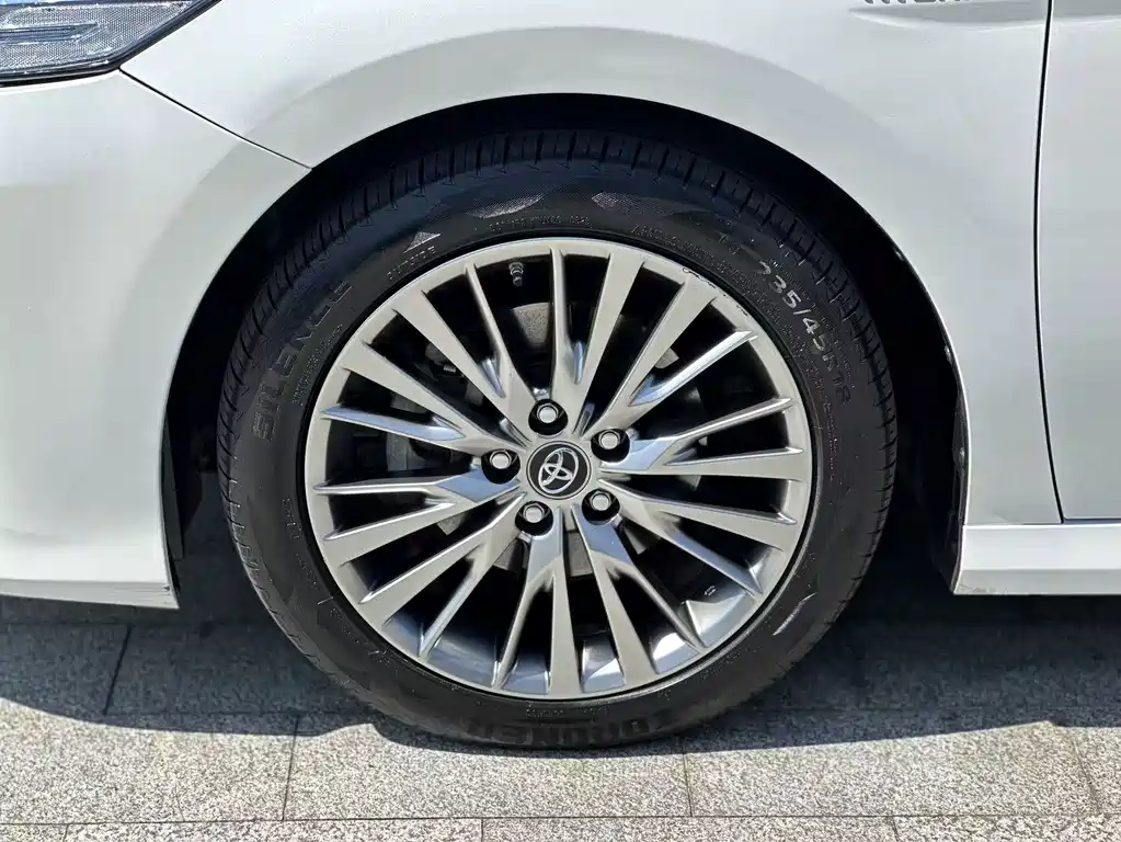 Toyota Camry — миниатюра 16