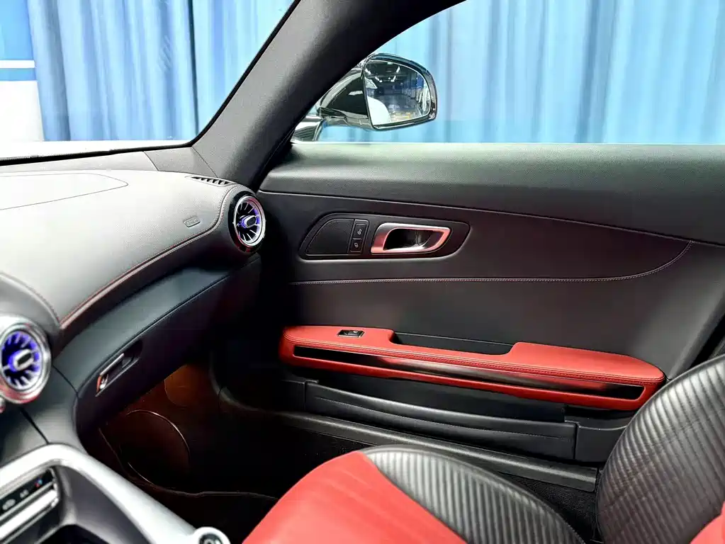 MERCEDES-BENZ AMG GT