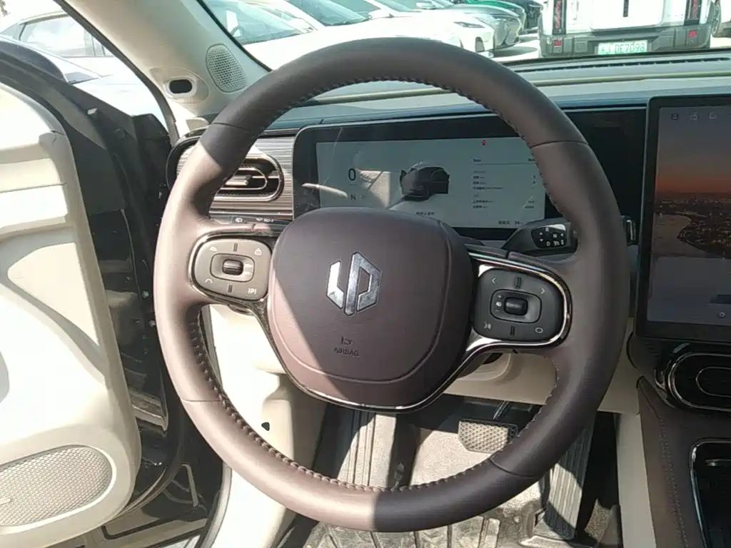 Leapmotor Leapmotor C11 — миниатюра 11