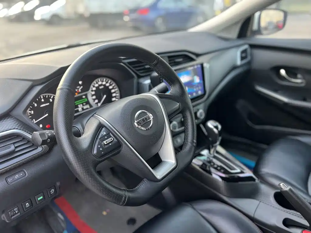 Nissan Bluebird — миниатюра 18