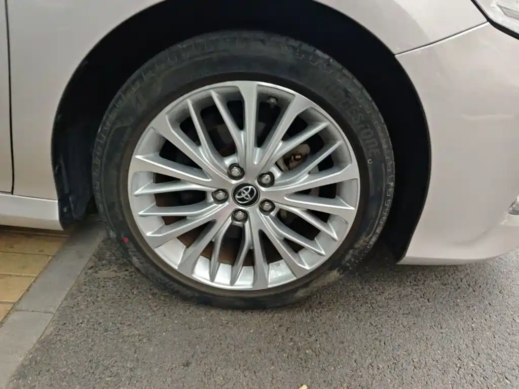 Toyota Camry — миниатюра 24