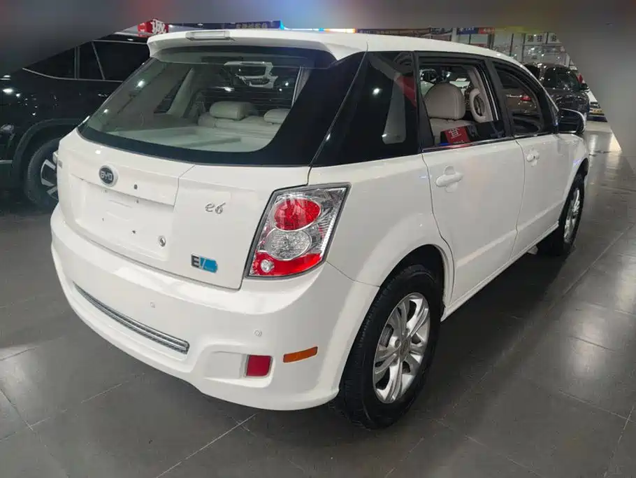 BYD e6 — миниатюра 3