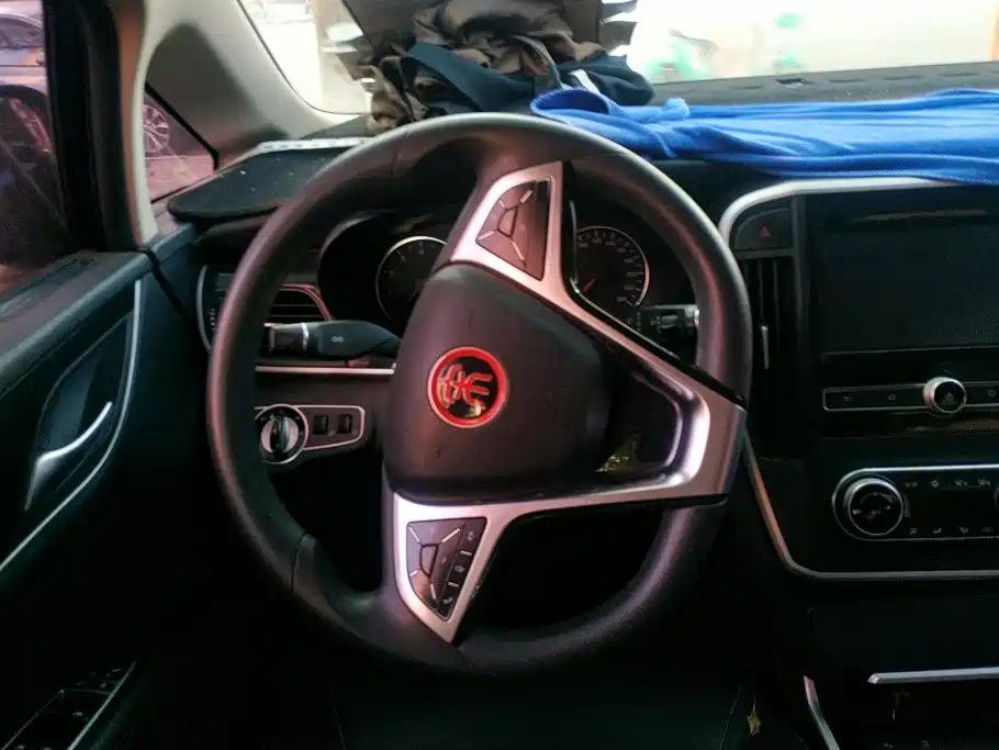 BYD MAX — миниатюра 15