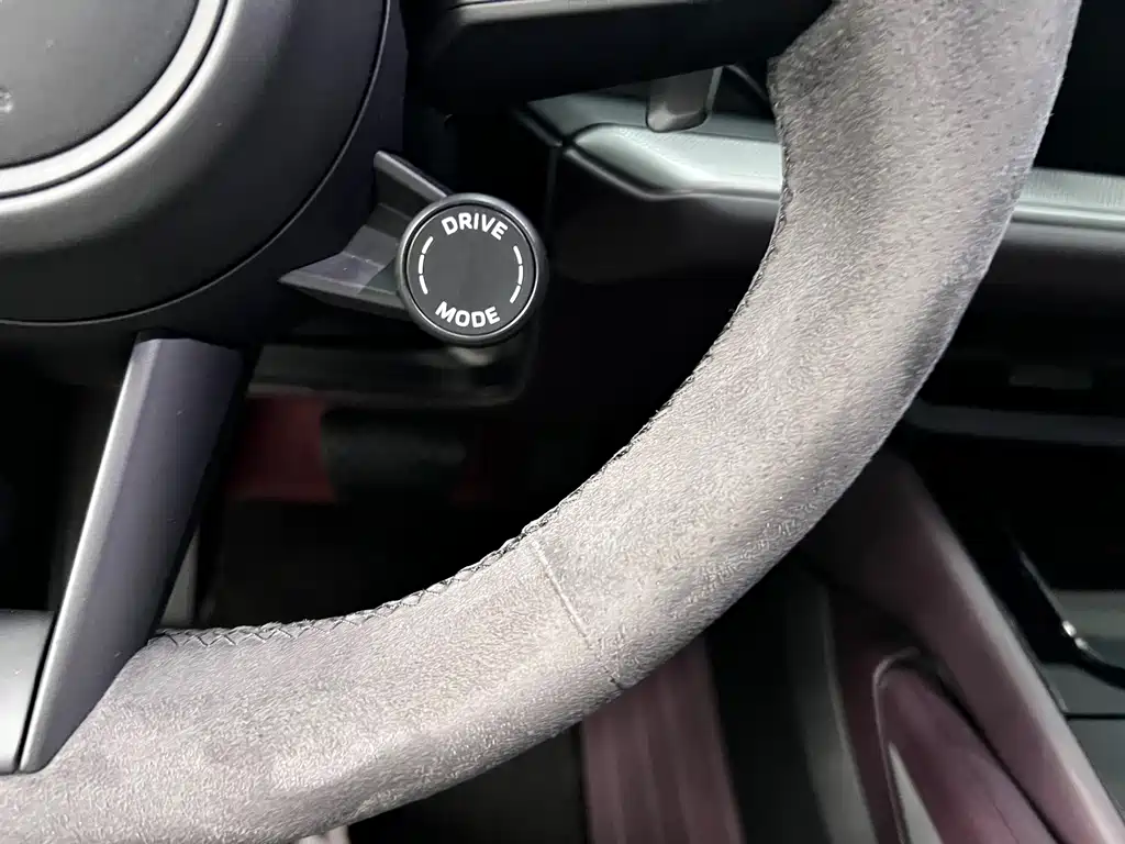 Porsche Cayenne — миниатюра 10